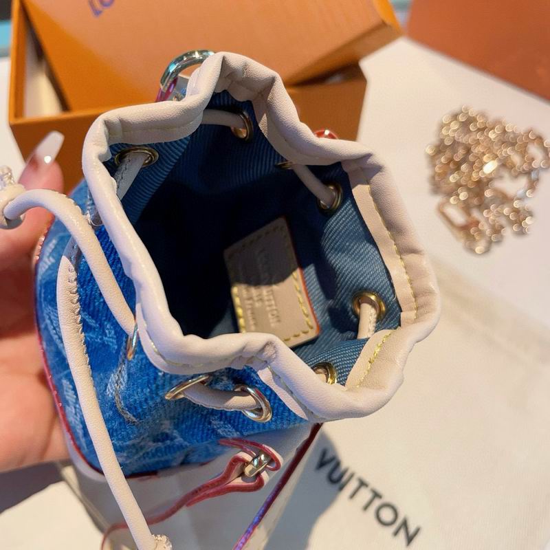 LV AirPods bag 9.5X8.5X4cm (2)