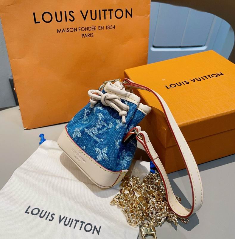 LV AirPods bag 9.5X8.5X4cm (4)