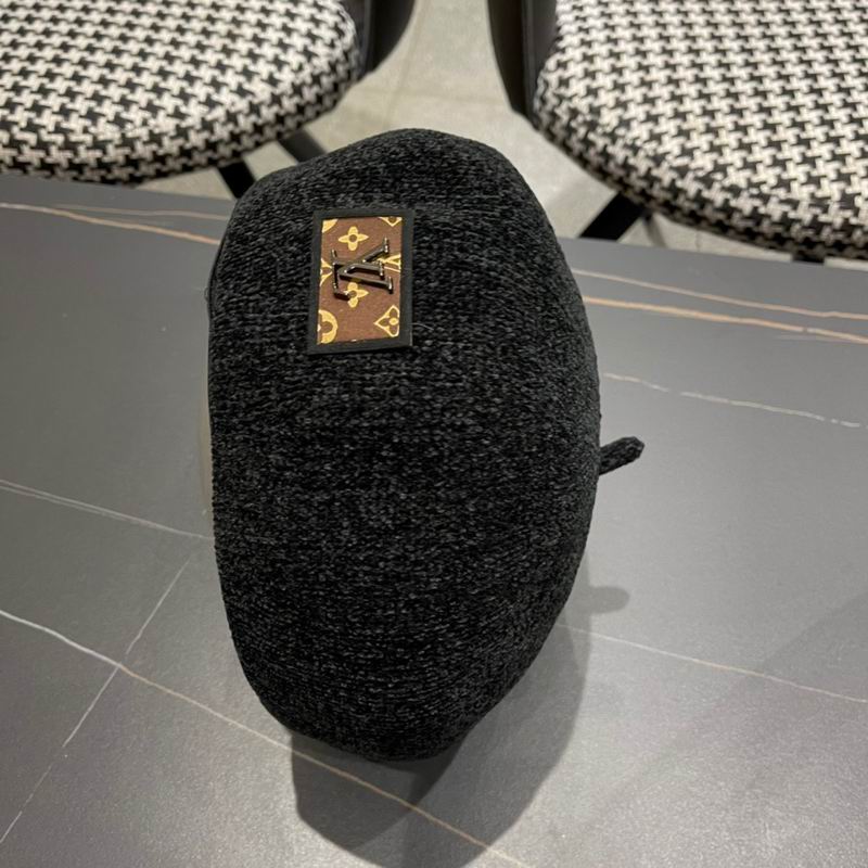 LV Beret (3)