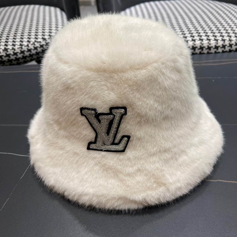 LV Hat (945)