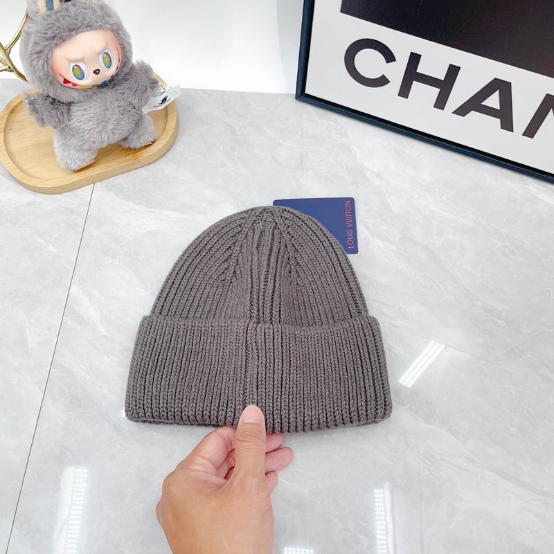 LV Hat dx (950)