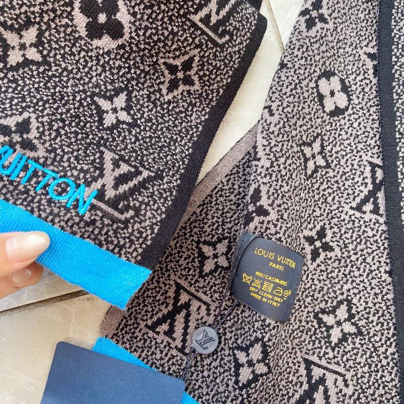 LV Scarf Hat (1)
