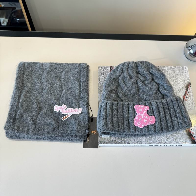 LV Scarf Hat Gloves (102)