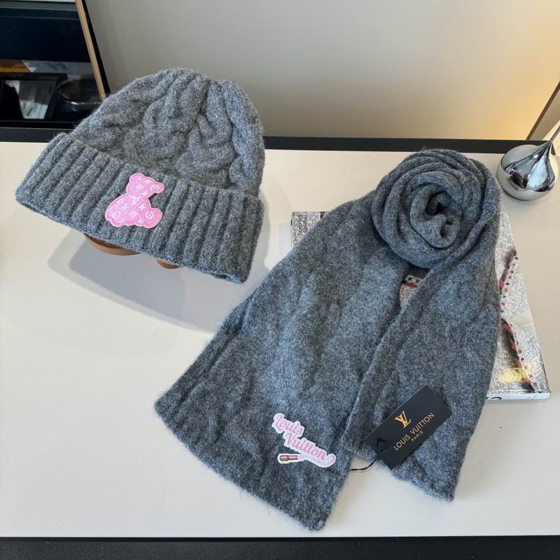LV Scarf Hat Gloves (104)