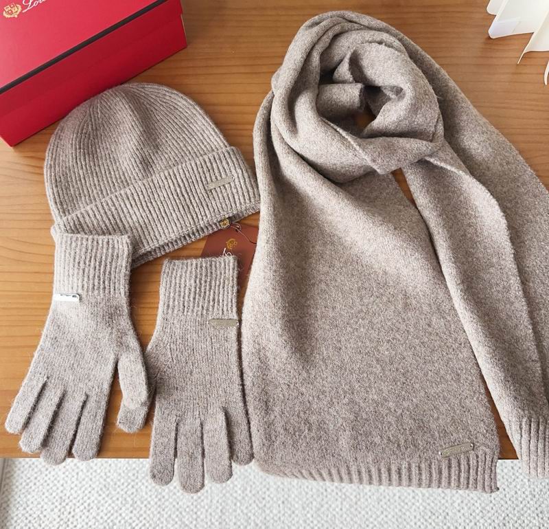 LV Scarf Hat Gloves (11)