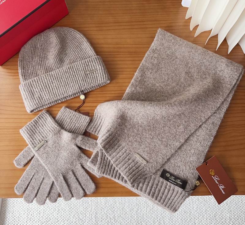 LV Scarf Hat Gloves (16)