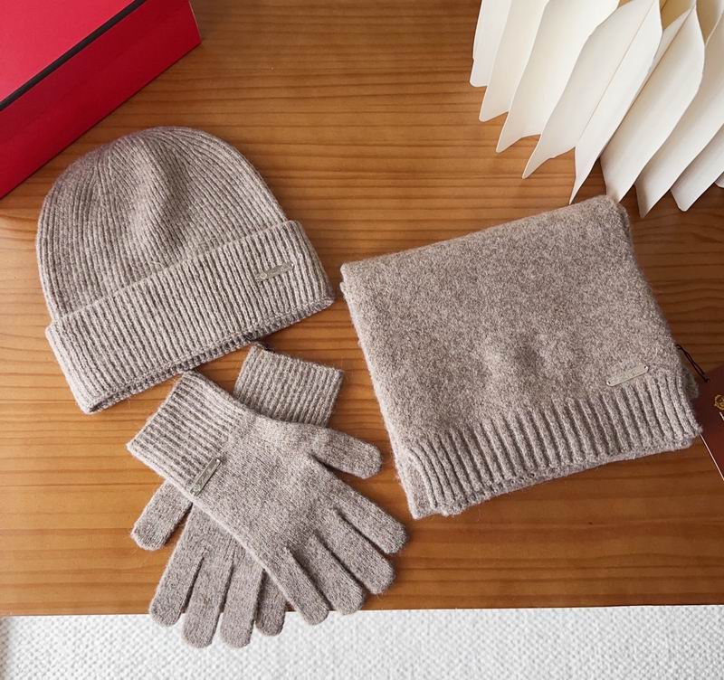 LV Scarf Hat Gloves (18)