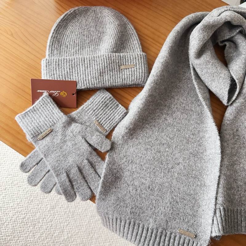 LV Scarf Hat Gloves (29)