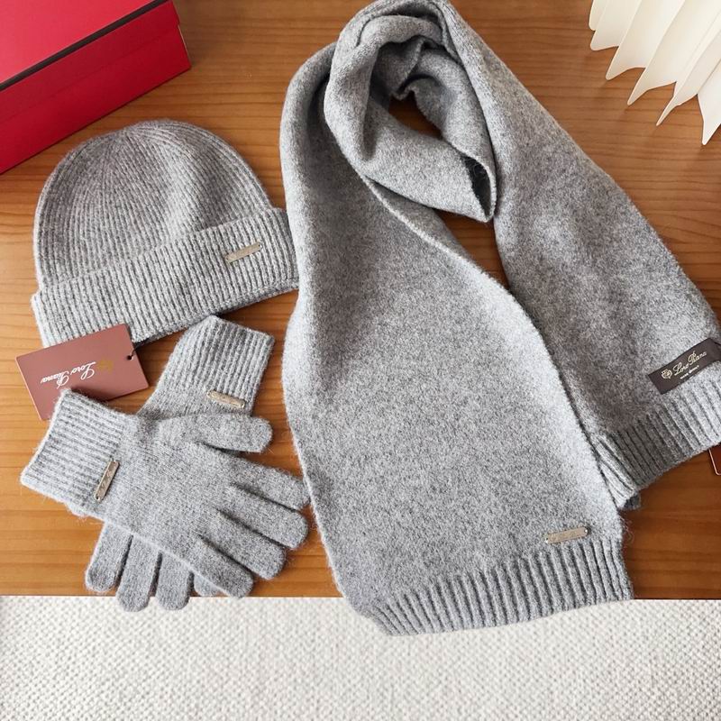 LV Scarf Hat Gloves (31)
