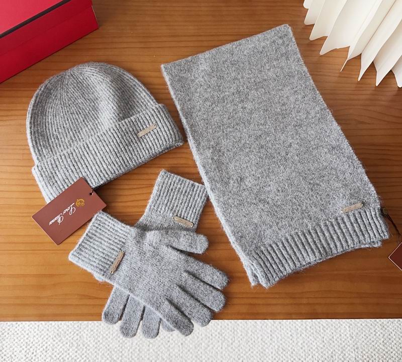 LV Scarf Hat Gloves (35)