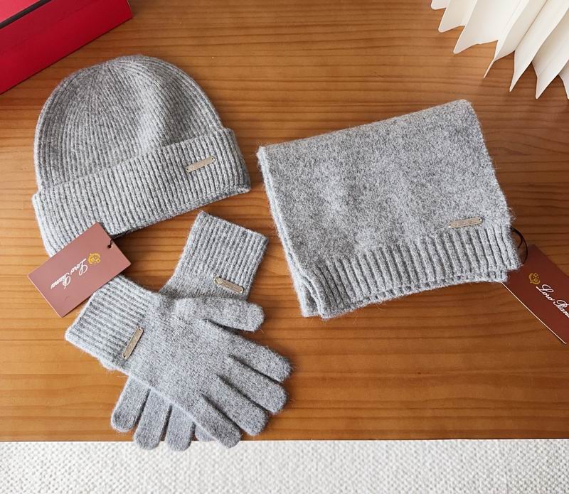 LV Scarf Hat Gloves (36)