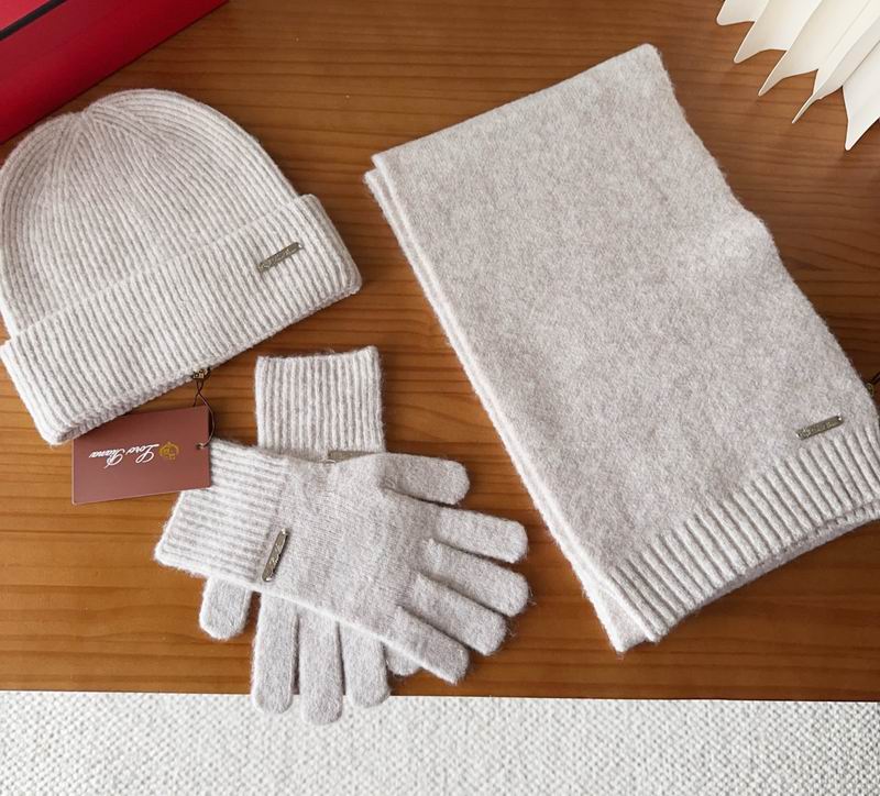 LV Scarf Hat Gloves (44)