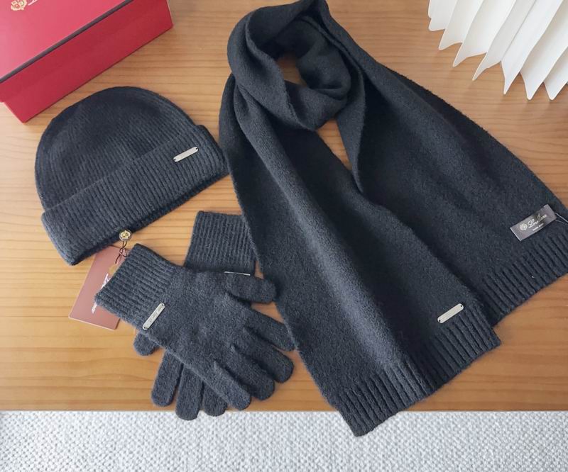 LV Scarf Hat Gloves (48)