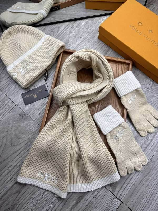 LV Scarf Hat Gloves hm (12)