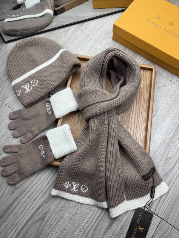 LV Scarf Hat Gloves hm (14)