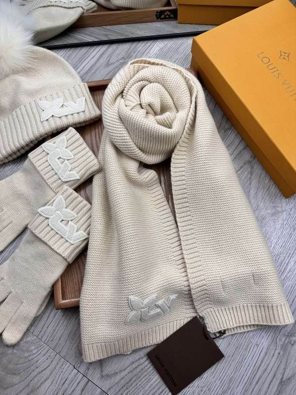 LV Scarf Hat Gloves hm (46)