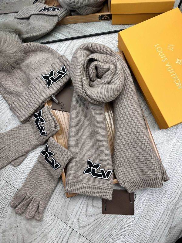 LV Scarf Hat Gloves hm (48)