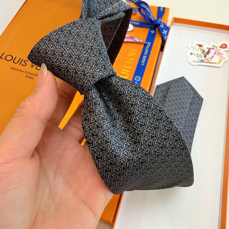 LV Tie hm (31)