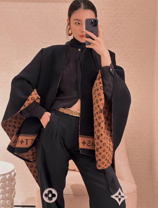 LV cloak E08 (2)