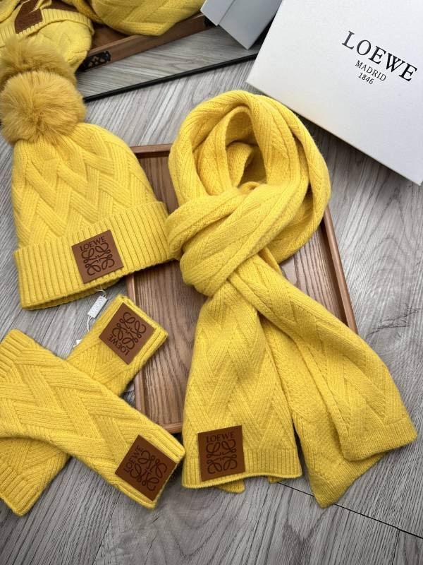 Loewe Scarf Hat Gloves hm (18)