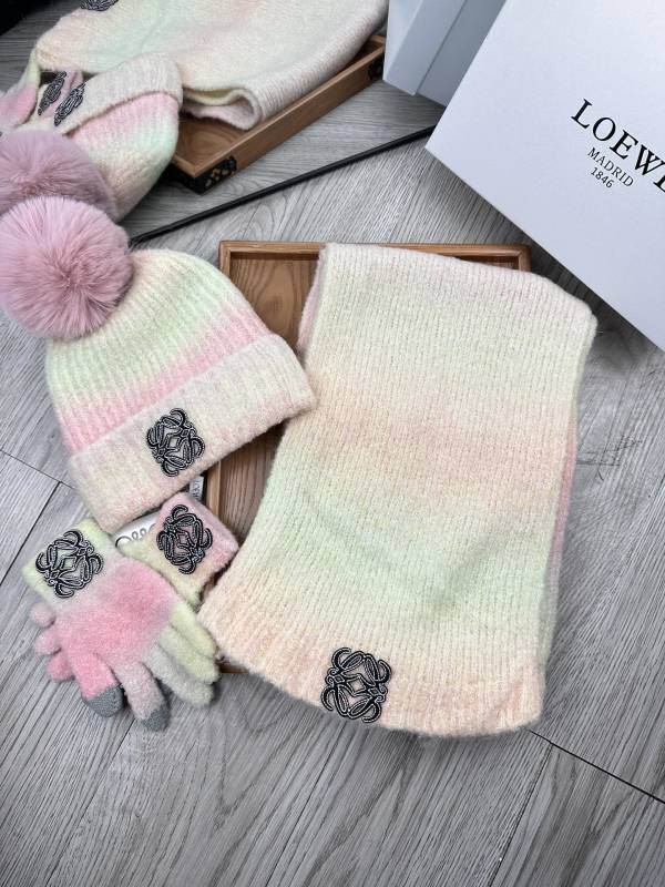 Loewe Scarf Hat Gloves hm (2)