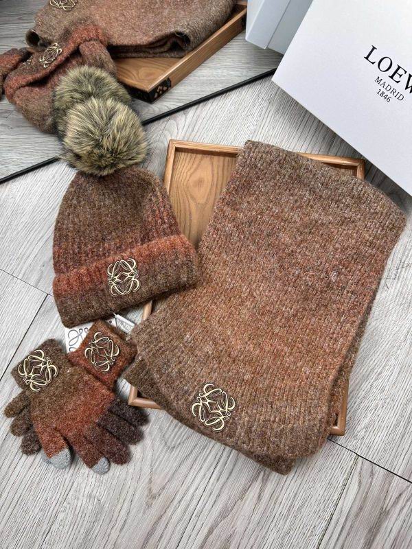 Loewe Scarf Hat Gloves hm (8)