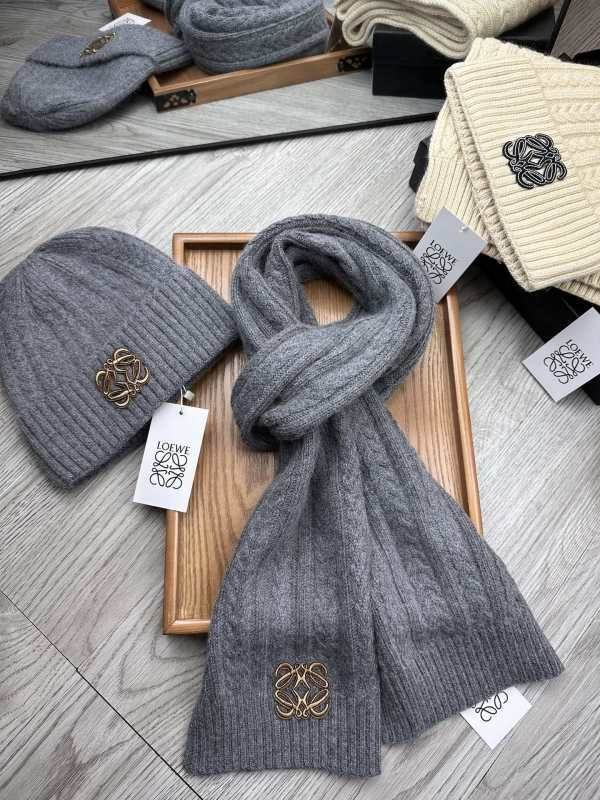 Loewe Scarf Hat hm (42)