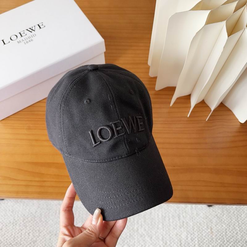 Loewe cap dx (239)