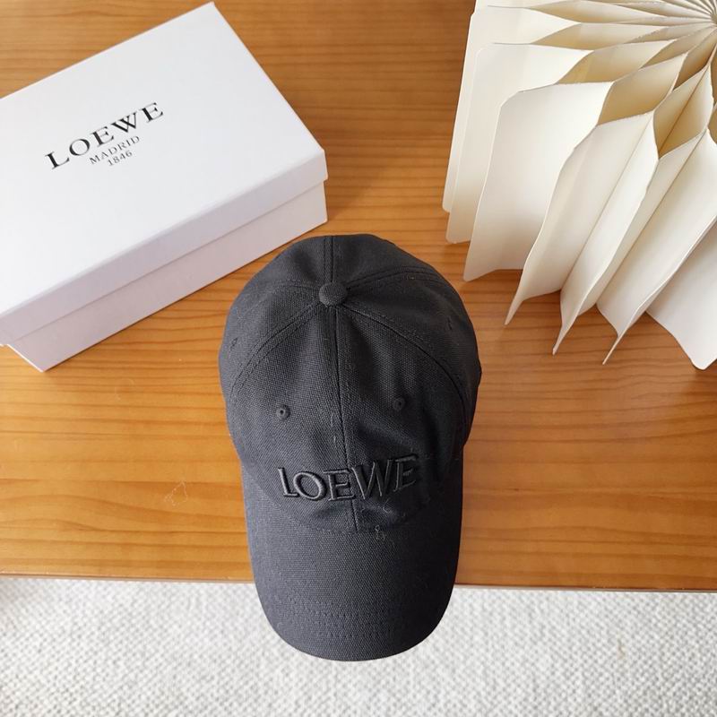 Loewe cap dx (243)