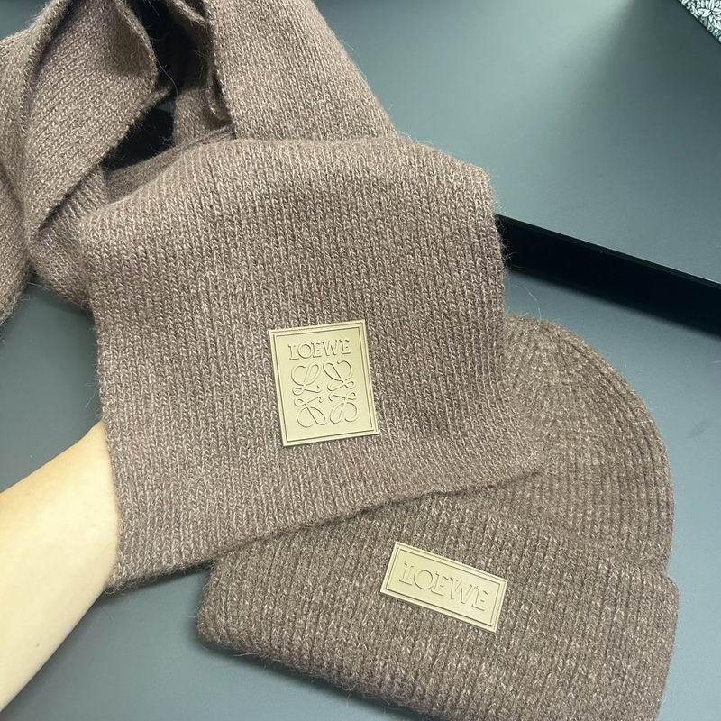 Loewe scarf hat dx (2)