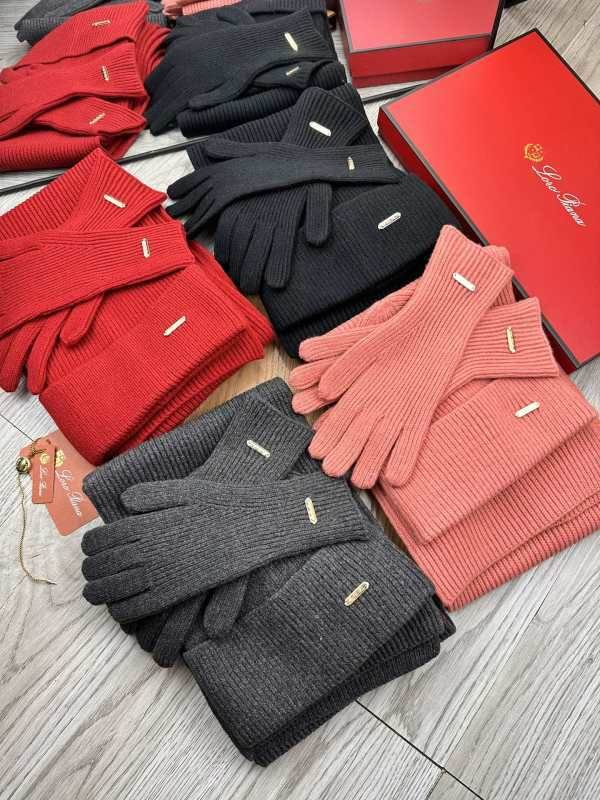 Loro Piana scarf hat Gloves hm (104)