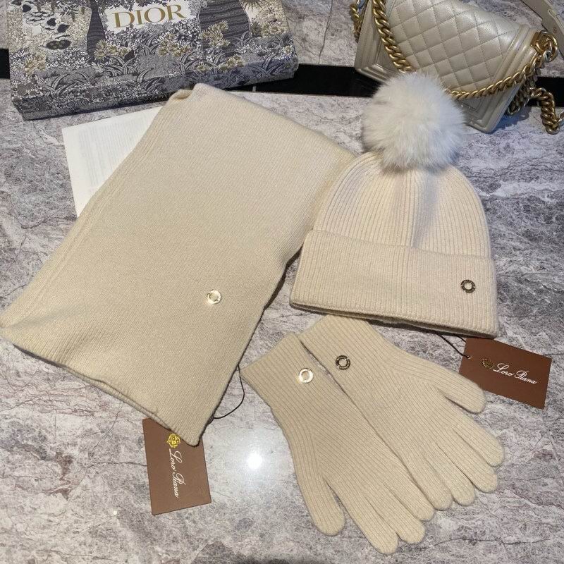 Loro Piana scarf hat Gloves hm (33)