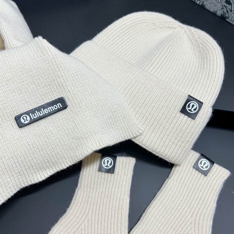 Luluemon scarf hat gloves dx (5)