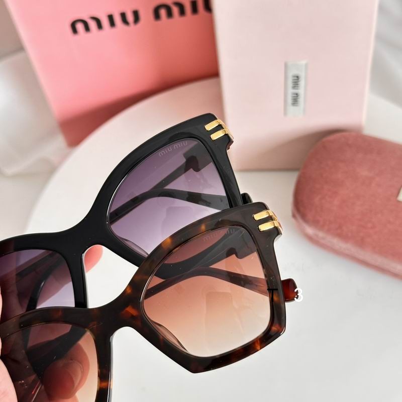 MiuMiu  SMU87Z 52 19-145 e07