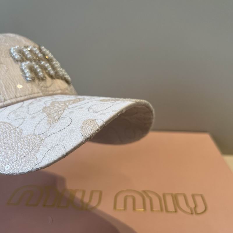 Miumiu Cap (831)