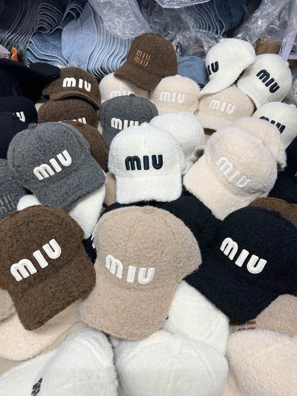 Miumiu Cap dx (501)
