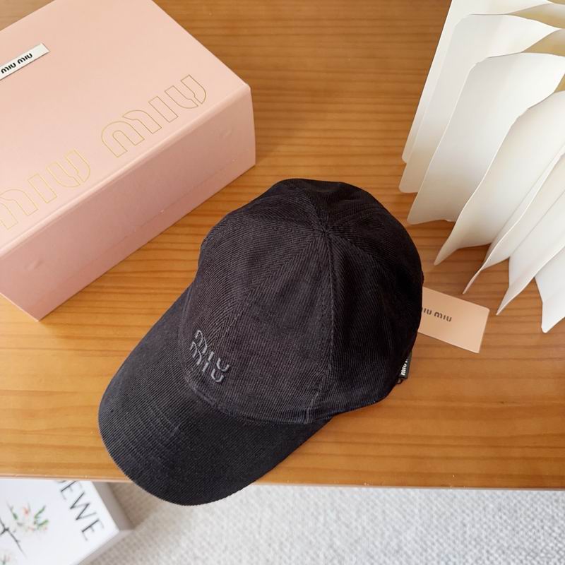 Miumiu cap (230)