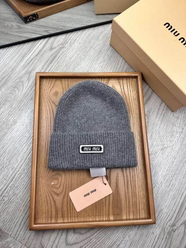 Miumiu hat hm (117)