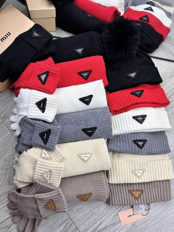 Miumiu scarf hat gloves hm (14)
