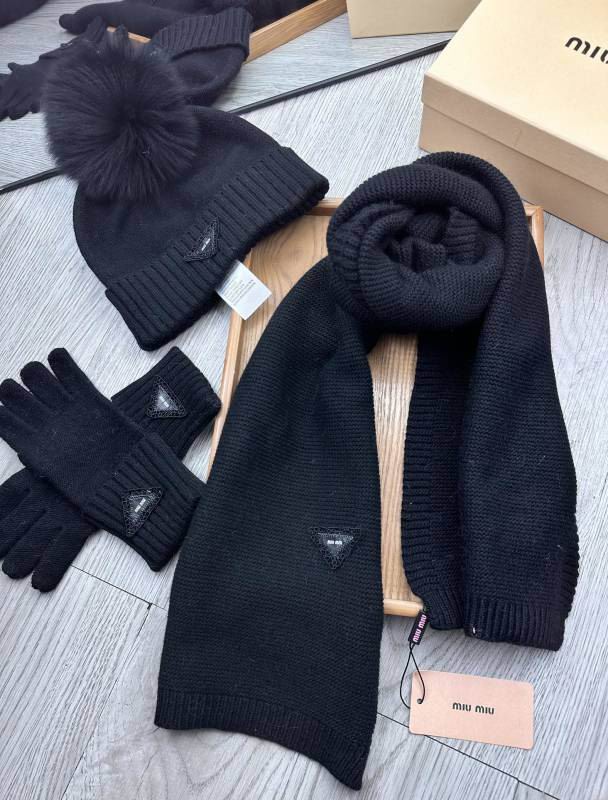 Miumiu scarf hat gloves hm (2)