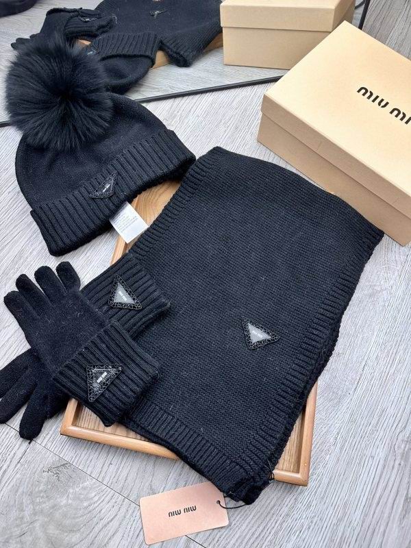 Miumiu scarf hat gloves hm (3)