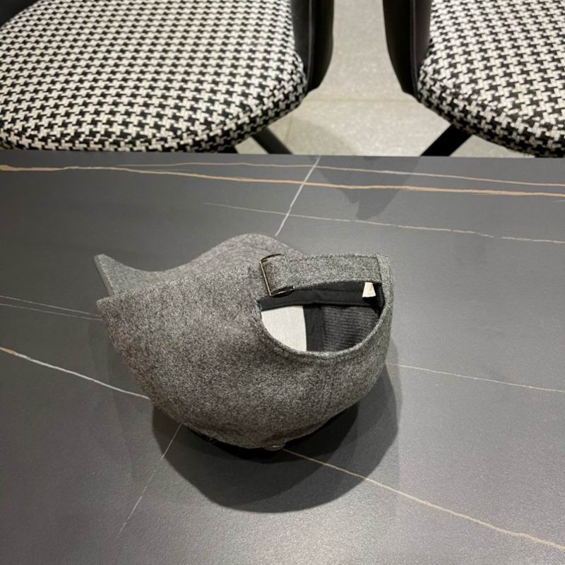 Moncler Cap (592)
