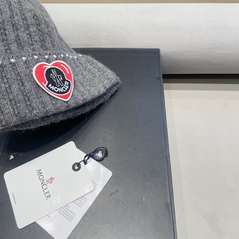 Moncler Hat (136)