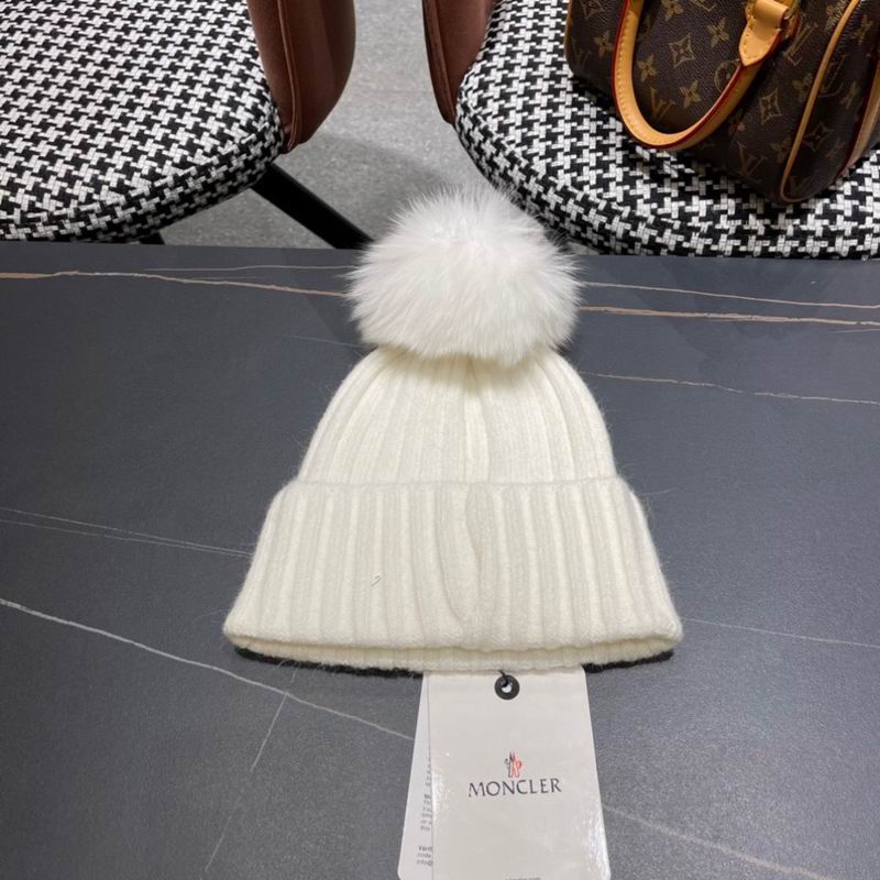 Moncler Hat (1717)