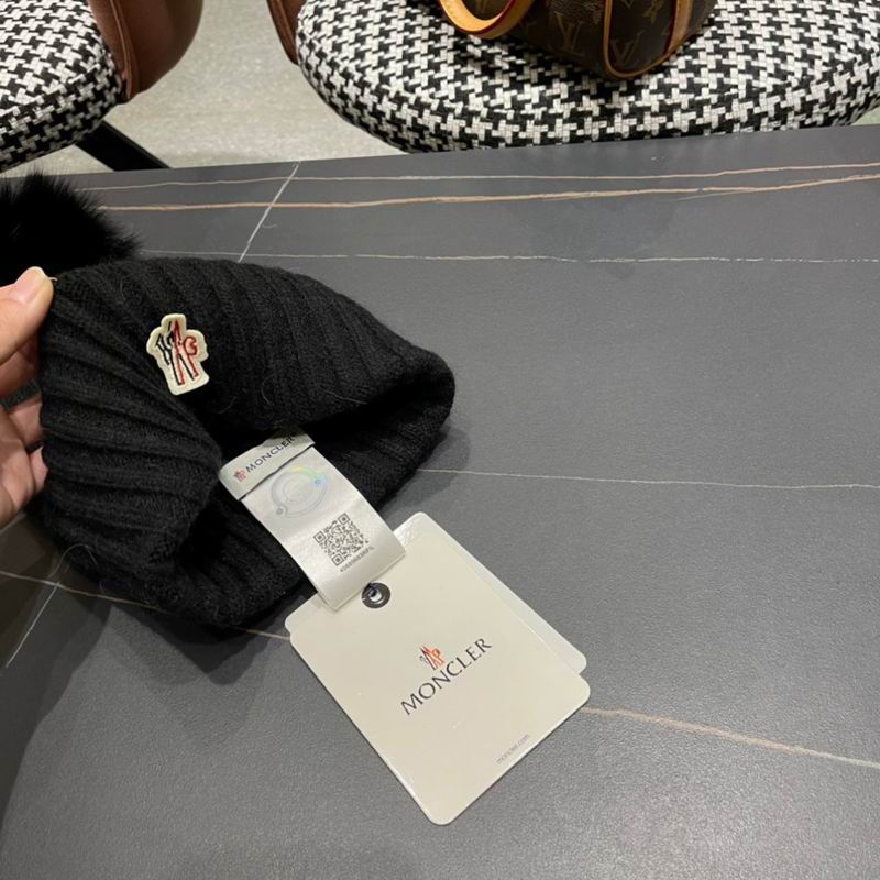 Moncler Hat (1725)