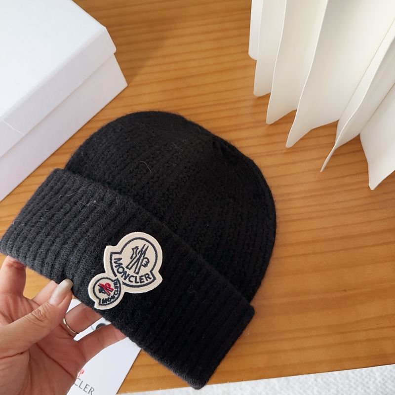 Moncler Hat (250)