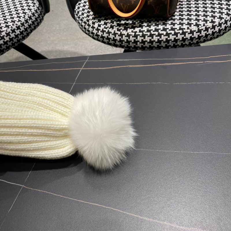 Moncler Hat (403)