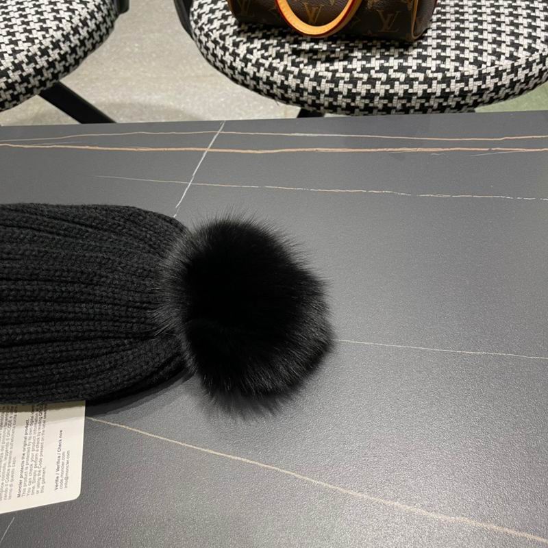 Moncler Hat (423)