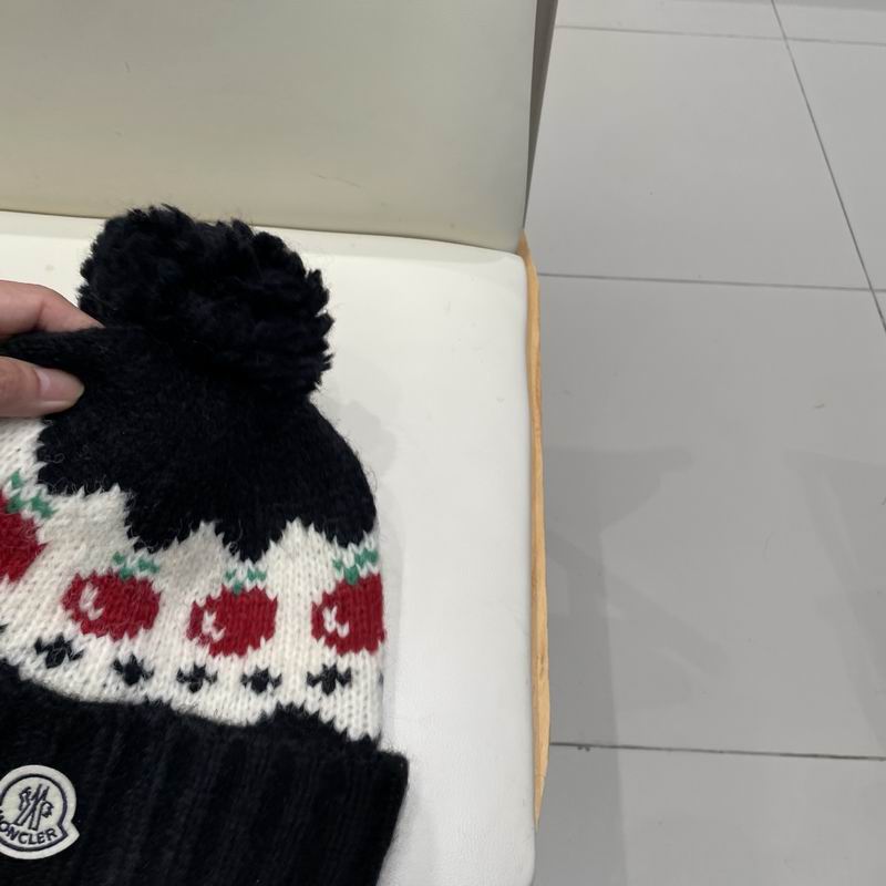 Moncler Hat (503)