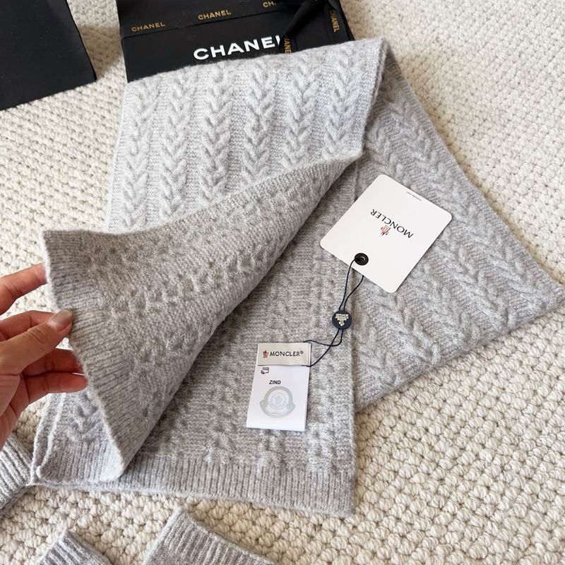 Moncler Scarf Hat Gloves (24)